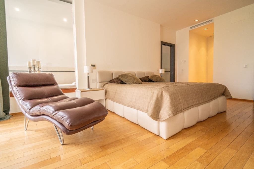 Casa de 3 habitaciones en Golden Mile en venta - 1.600.000 € (Ref: 9080913)