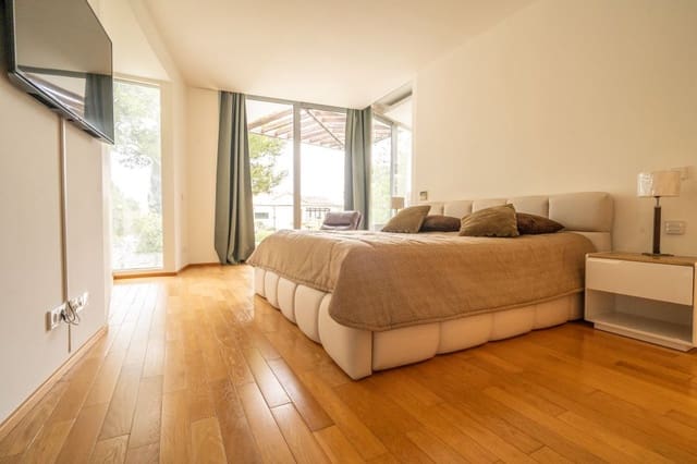 Casa de 3 habitaciones en Sierra Blanca, Marbella en venta - 1.600.000 € (Ref: 9080913)
