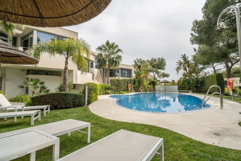 Casa de 3 habitaciones en Golden Mile en venta - 1.600.000 € (Ref: 9080913)
