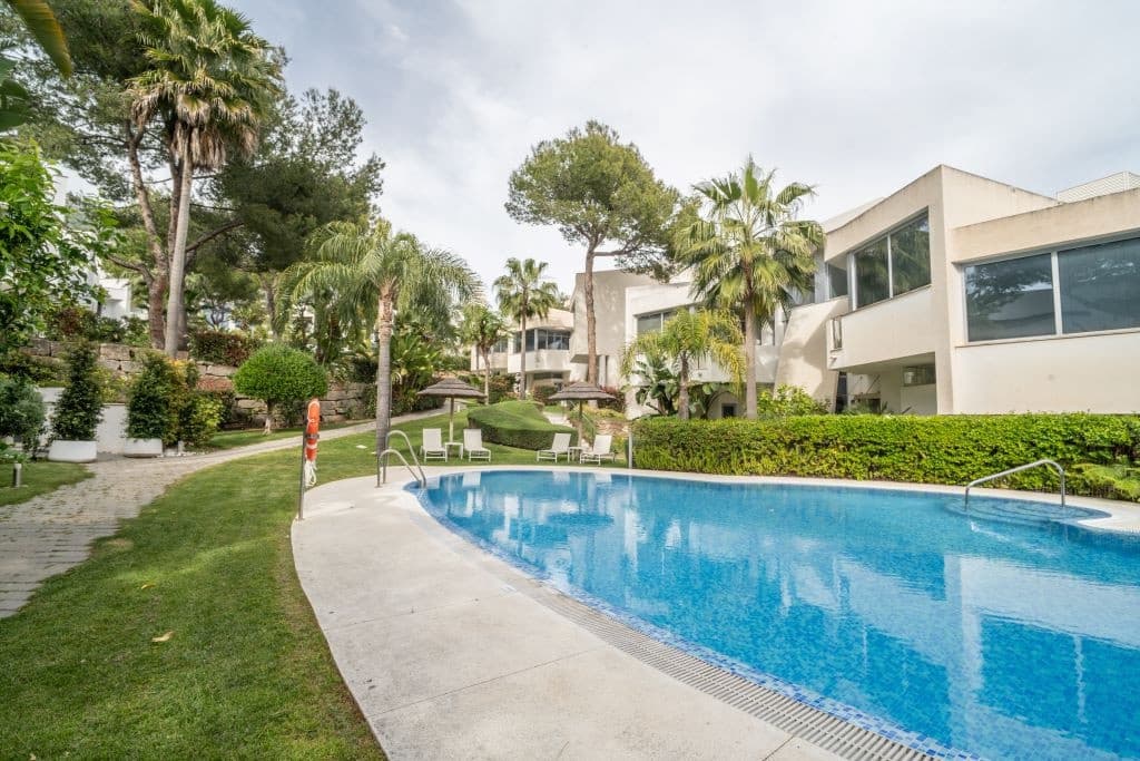 Casa de 3 habitaciones en Golden Mile en venta - 1.600.000 € (Ref: 9080913)