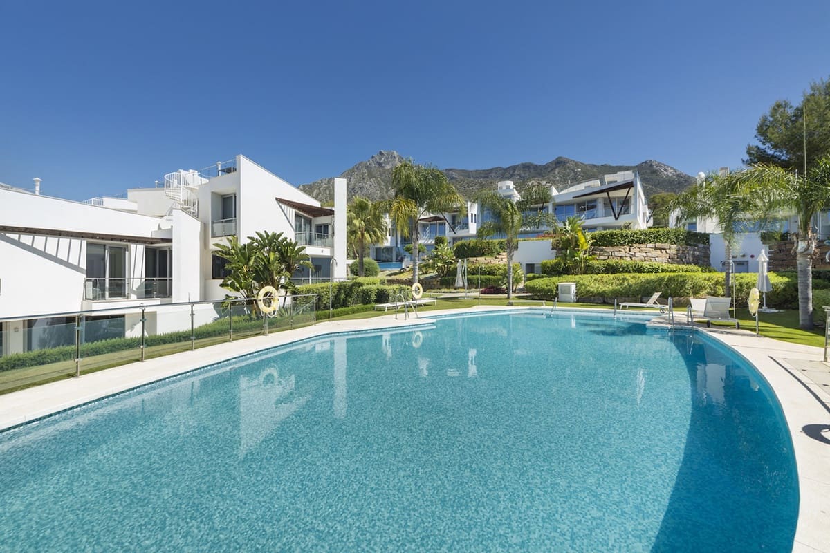 Casa de 3 habitaciones en Golden Mile en venta - 1.600.000 € (Ref: 9080913)
