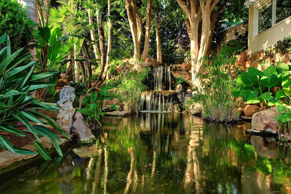 10 sypialnia Willa na sprzedaż w Rio Real z garażem - 10 000 000 € (Ref: 9080915)