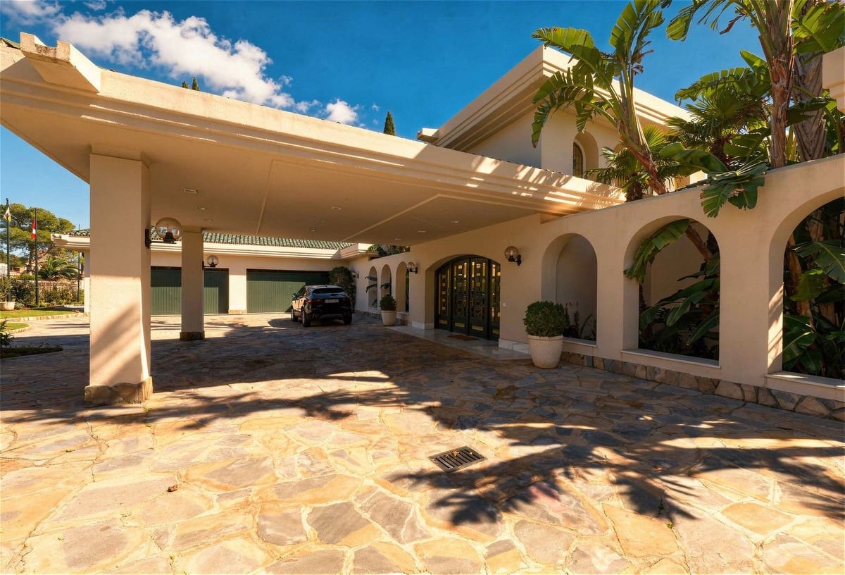 10 camera da letto Villa in vendita in Rio Real con garage - 12.000.000 € (Rif: 9080915)