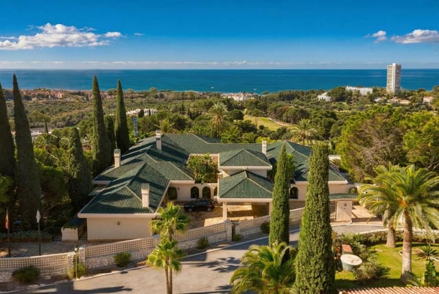10 soveværelse Villa til salg i Río Real, Marbella med garage - € 12.000.000 (Ref: 9080915)