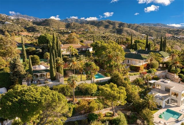 10 soveværelse Villa til salg i Río Real, Marbella med garage - € 12.000.000 (Ref: 9080915)