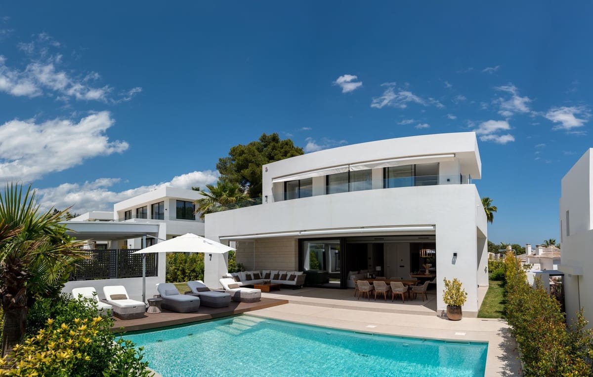 Chalet de 4 habitaciones en Río Real en venta - 2.700.000 € (Ref: 9080917)