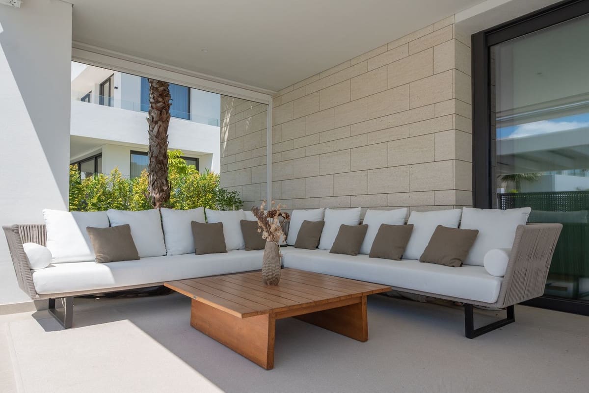 Chalet de 4 habitaciones en Río Real en venta - 2.700.000 € (Ref: 9080917)