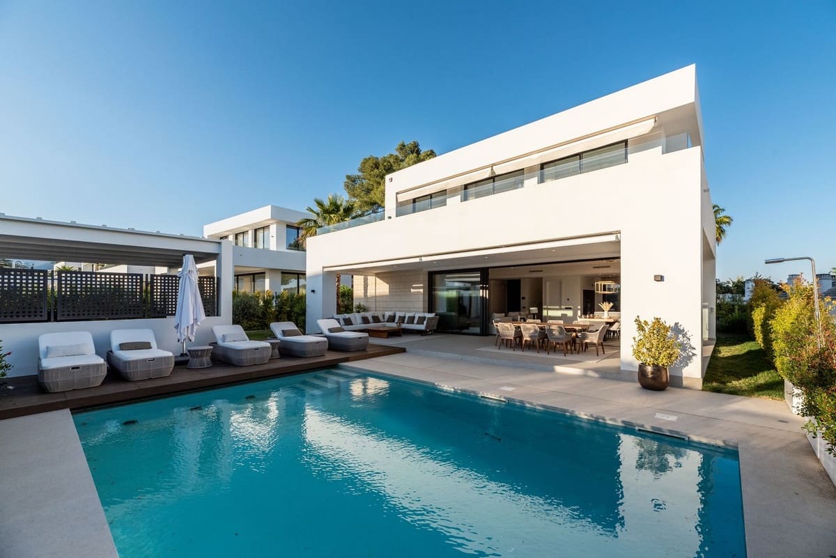 Chalet de 4 habitaciones en Río Real en venta - 2.700.000 € (Ref: 9080917)