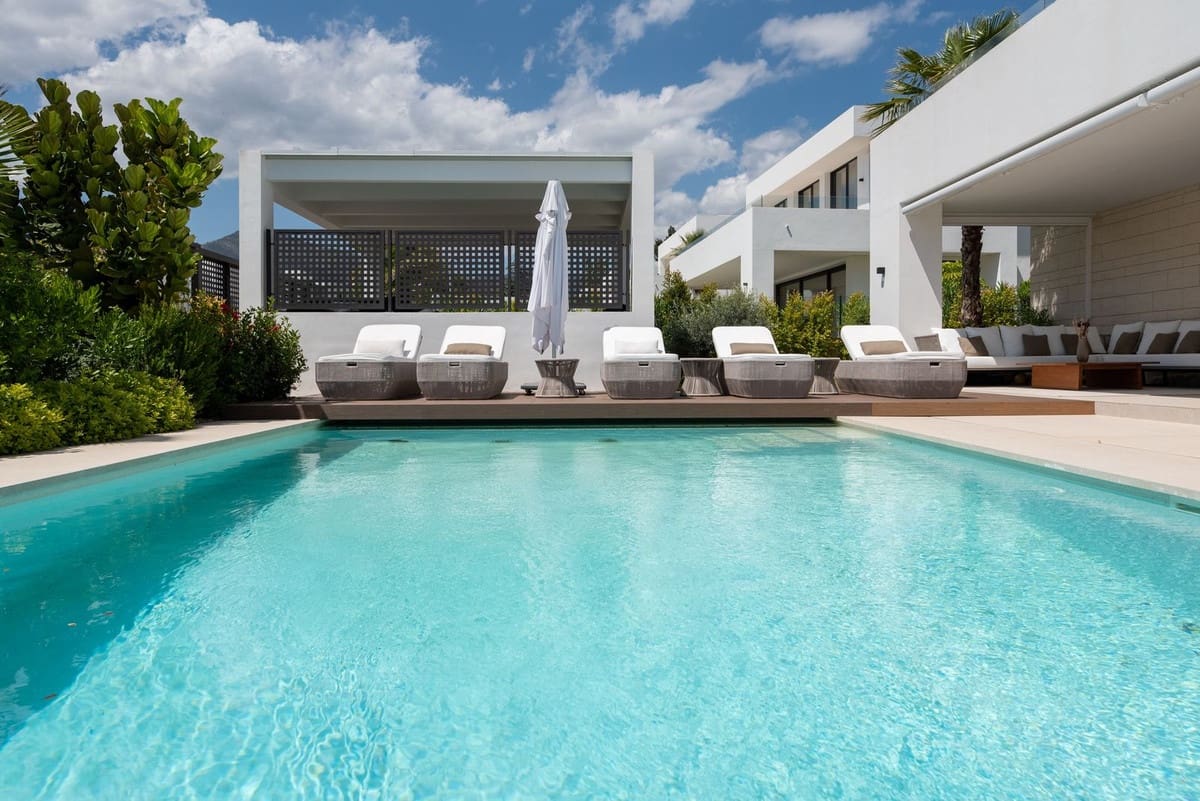 Chalet de 4 habitaciones en Río Real en venta - 2.700.000 € (Ref: 9080917)