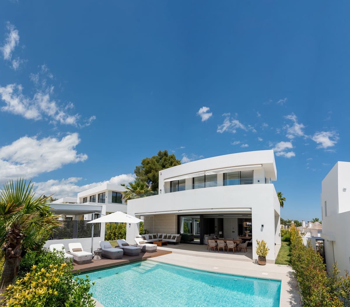 Chalet de 4 habitaciones en Río Real en venta - 2.700.000 € (Ref: 9080917)