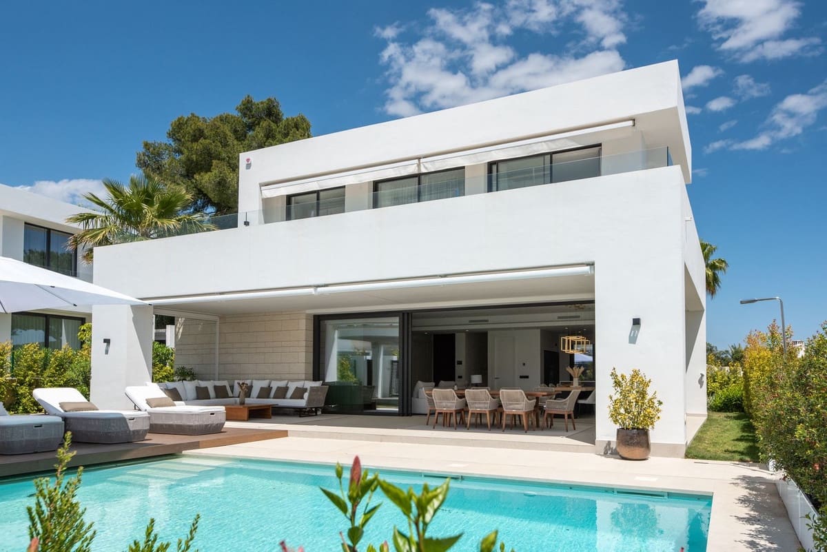 Chalet de 4 habitaciones en Río Real en venta - 2.700.000 € (Ref: 9080917)