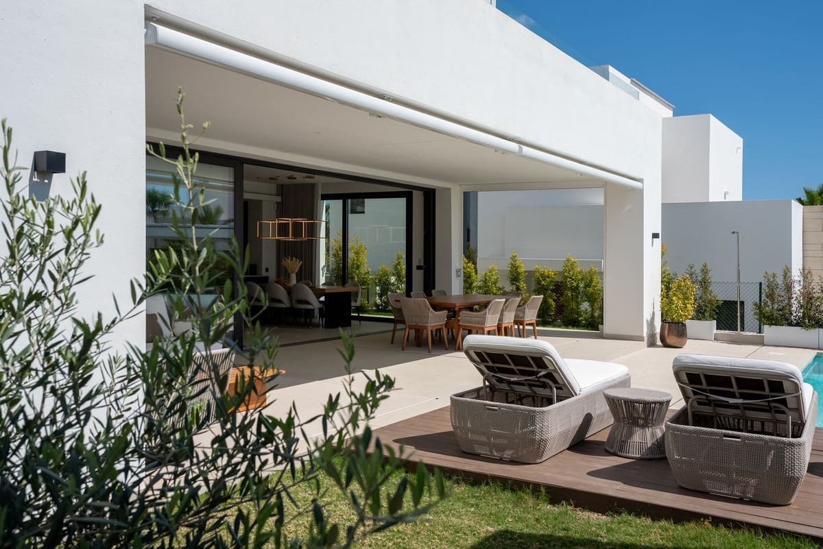 Chalet de 4 habitaciones en Río Real en venta - 2.700.000 € (Ref: 9080917)