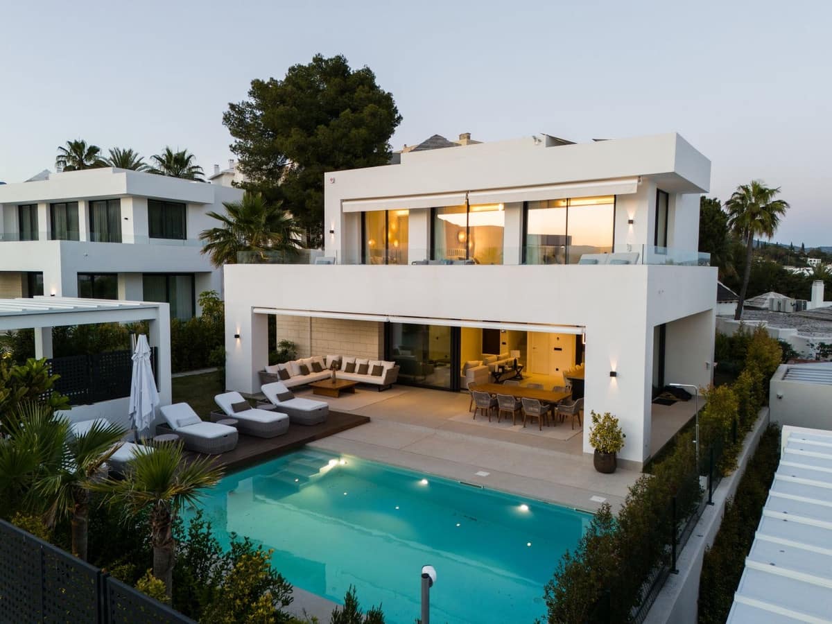 Chalet de 4 habitaciones en Río Real en venta - 2.700.000 € (Ref: 9080917)