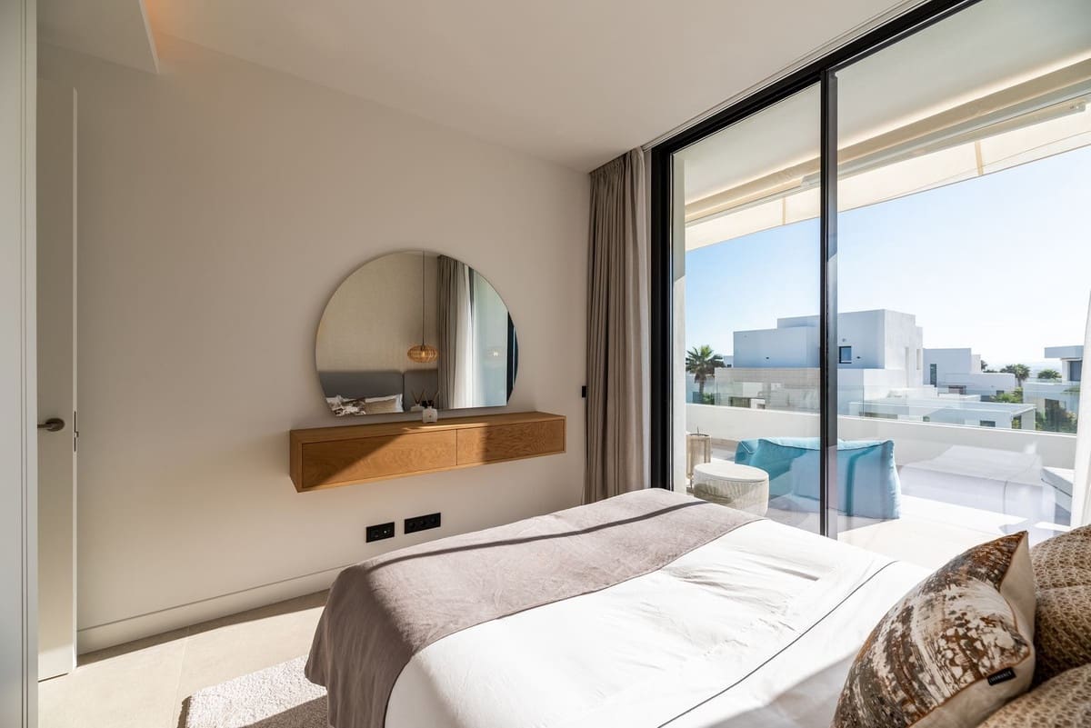 Chalet de 4 habitaciones en Río Real en venta - 2.700.000 € (Ref: 9080917)