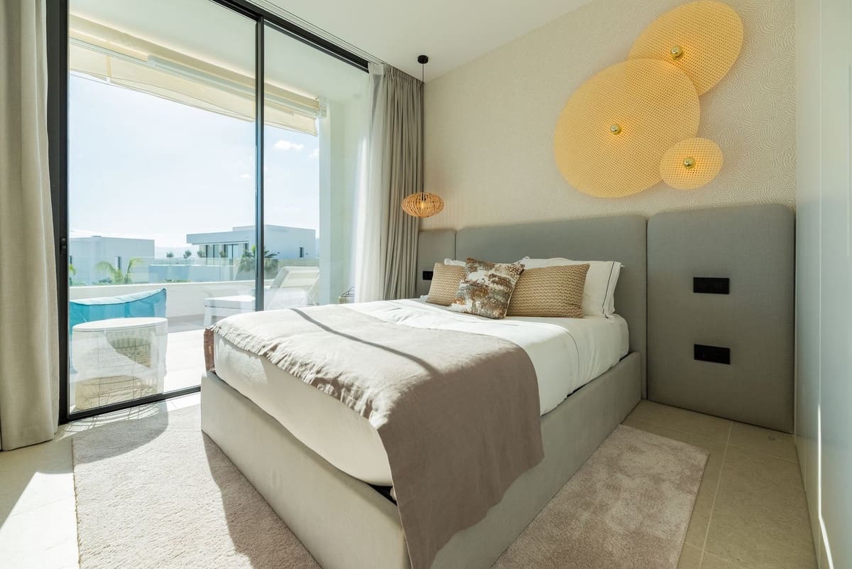 Chalet de 4 habitaciones en Río Real en venta - 2.700.000 € (Ref: 9080917)