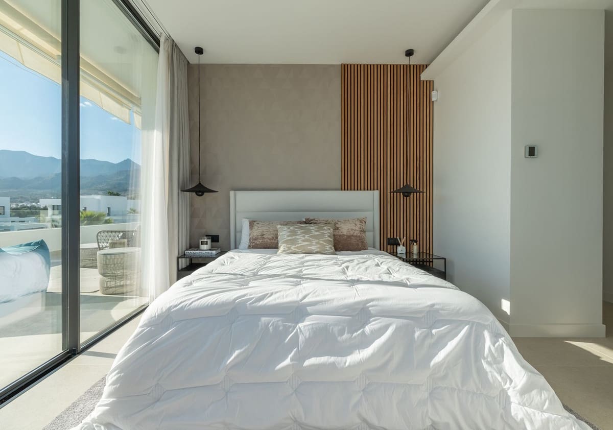 Chalet de 4 habitaciones en Río Real en venta - 2.700.000 € (Ref: 9080917)