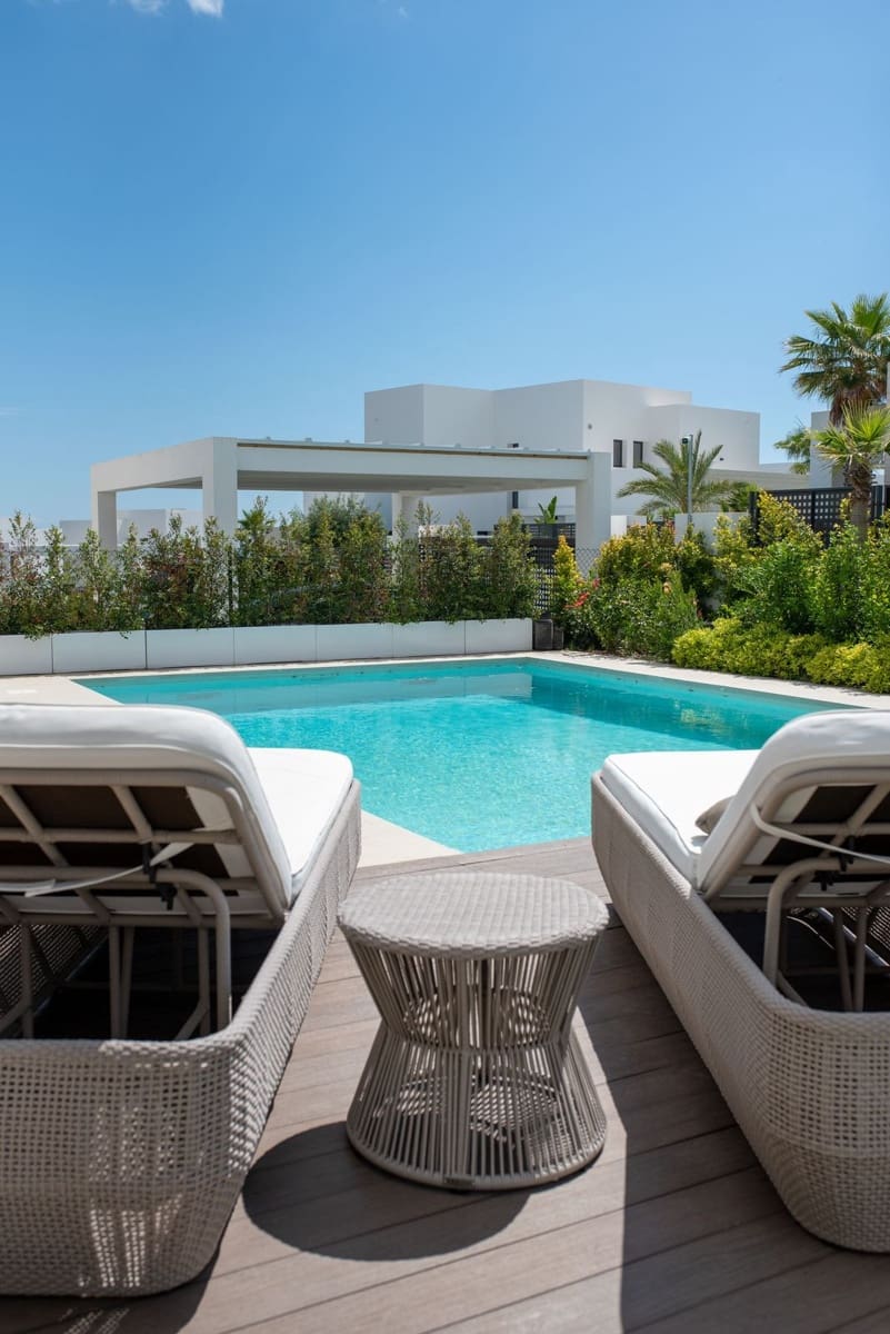 Chalet de 4 habitaciones en Río Real en venta - 2.700.000 € (Ref: 9080917)