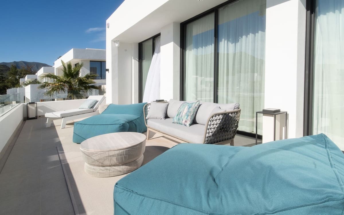 Chalet de 4 habitaciones en Río Real en venta - 2.700.000 € (Ref: 9080917)