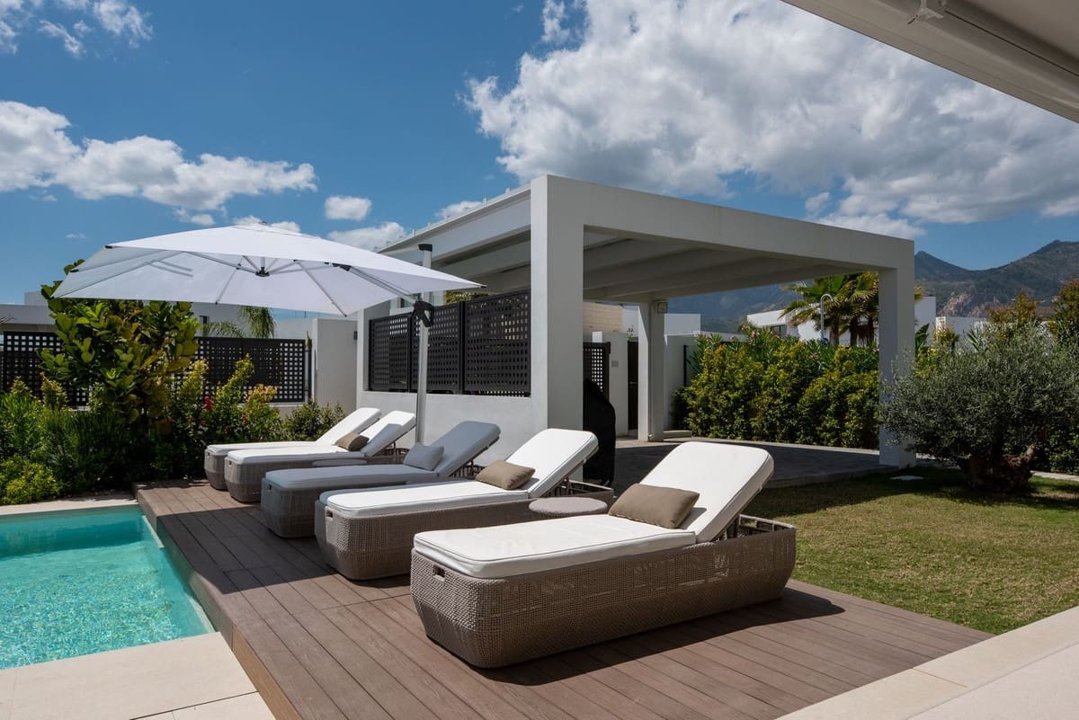Chalet de 4 habitaciones en Río Real en venta - 2.700.000 € (Ref: 9080917)