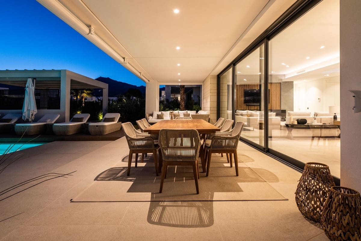 Chalet de 4 habitaciones en Río Real en venta - 2.700.000 € (Ref: 9080917)