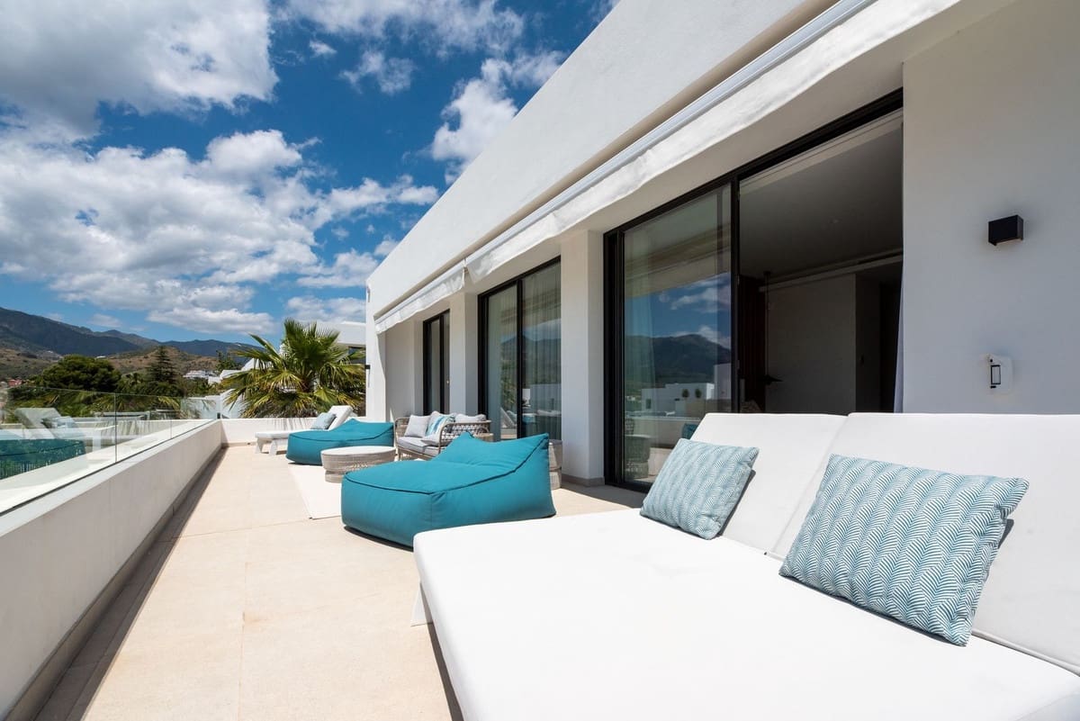 Chalet de 4 habitaciones en Río Real en venta - 2.700.000 € (Ref: 9080917)