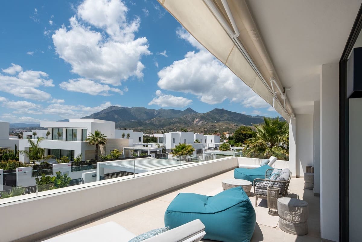 Chalet de 4 habitaciones en Río Real en venta - 2.700.000 € (Ref: 9080917)