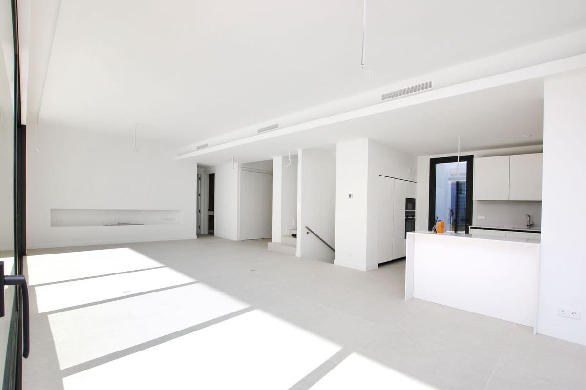 4 sypialnia Willa na sprzedaż w Rio Real - 2 300 000 € (Ref: 9080918)