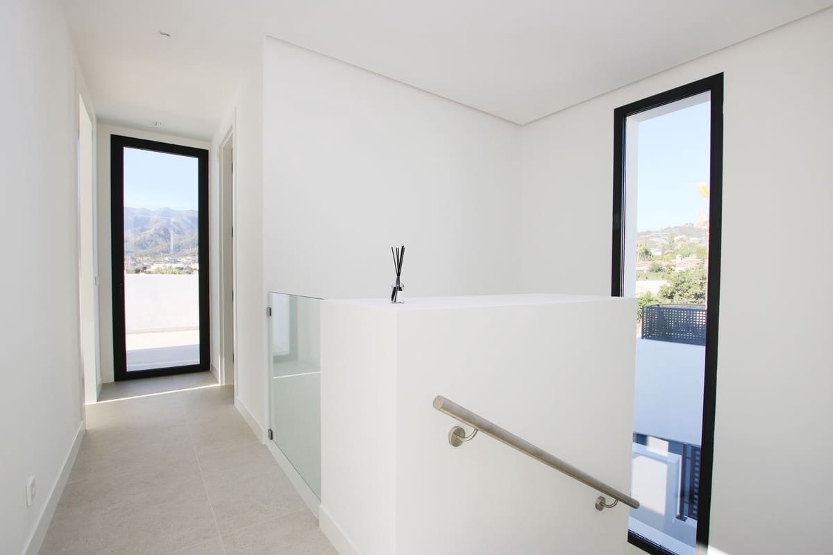 4 sypialnia Willa na sprzedaż w Rio Real - 2 300 000 € (Ref: 9080918)