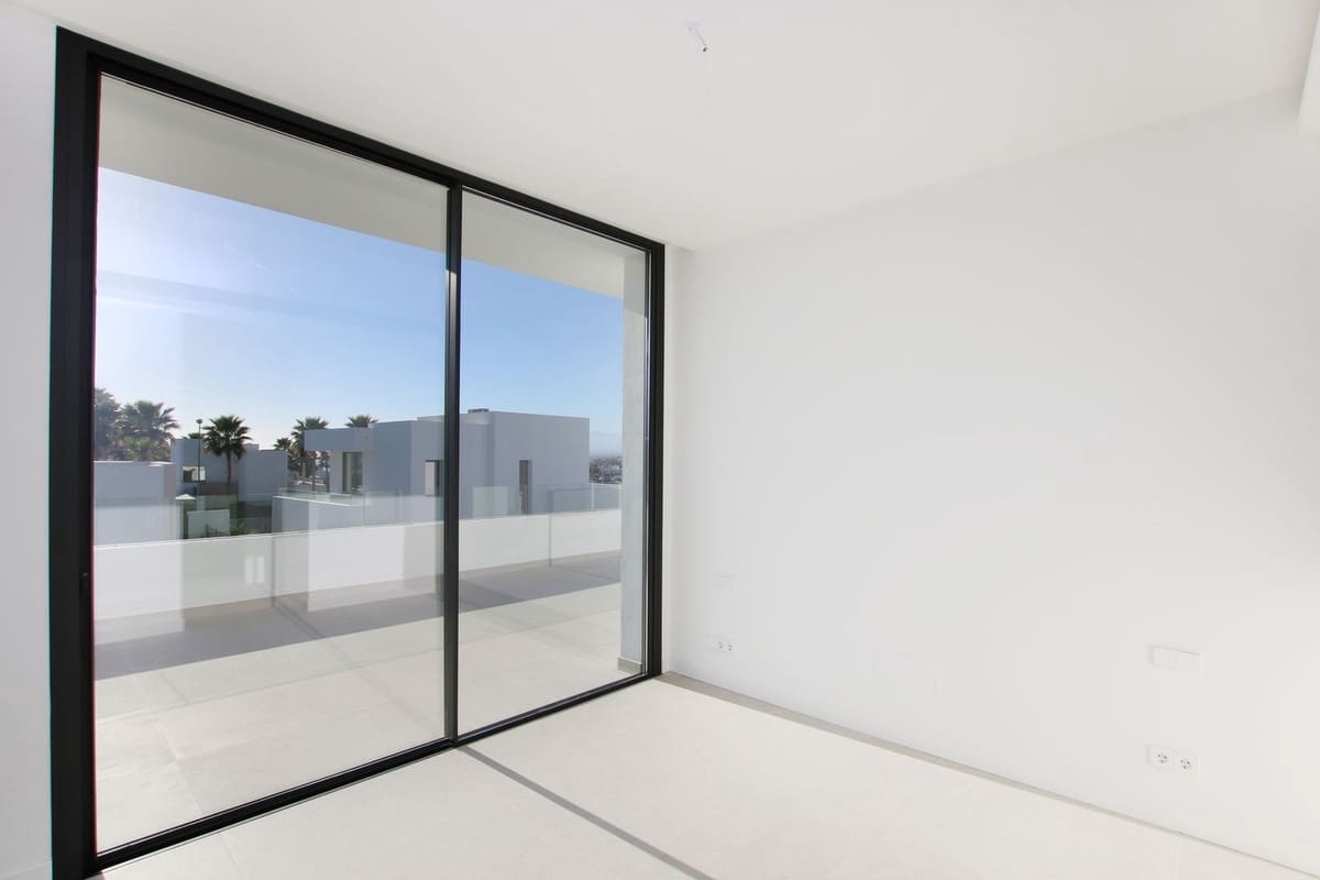 4 sypialnia Willa na sprzedaż w Rio Real - 2 300 000 € (Ref: 9080918)