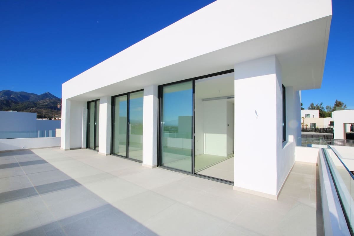 4 sypialnia Willa na sprzedaż w Rio Real - 2 300 000 € (Ref: 9080918)