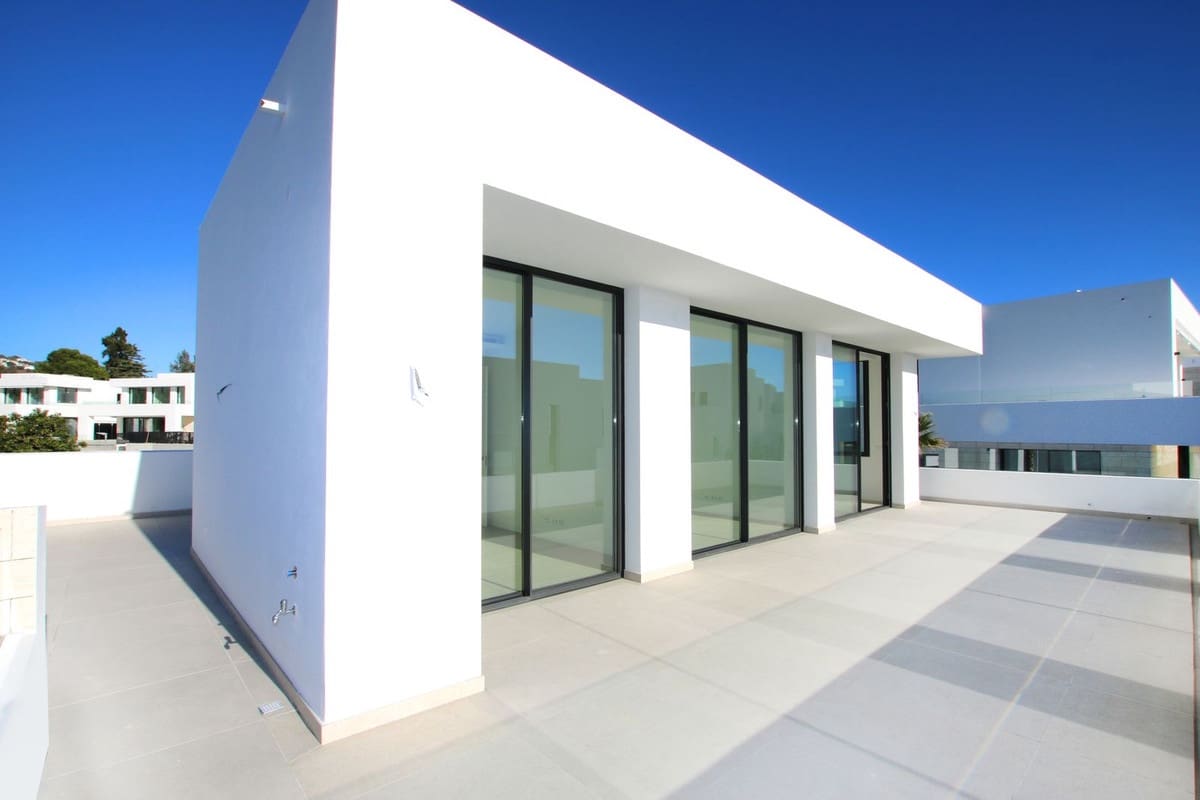 4 sypialnia Willa na sprzedaż w Rio Real - 2 300 000 € (Ref: 9080918)