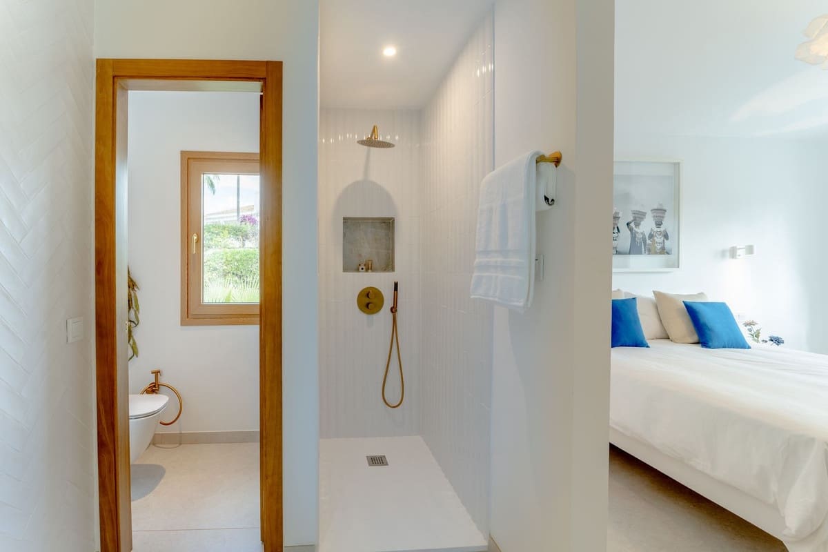 4 slaapkamer Villa te koop in Rio Real met garage - € 2.250.000 (Ref: 9080919)