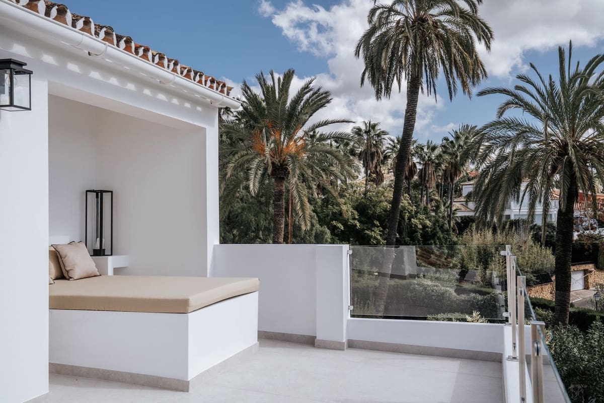 4 slaapkamer Villa te koop in Rio Real met garage - € 2.250.000 (Ref: 9080919)