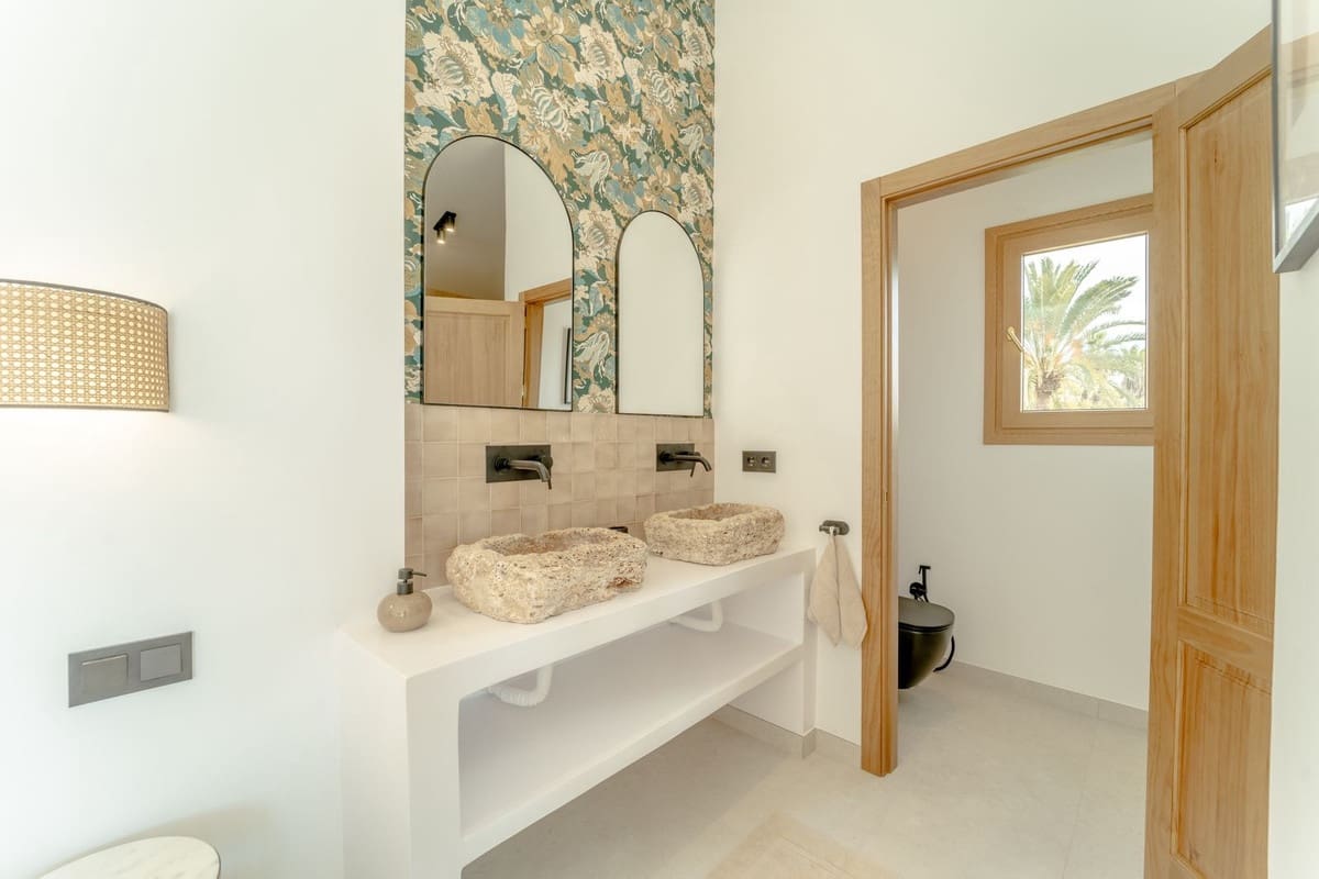 4 slaapkamer Villa te koop in Rio Real met garage - € 2.250.000 (Ref: 9080919)