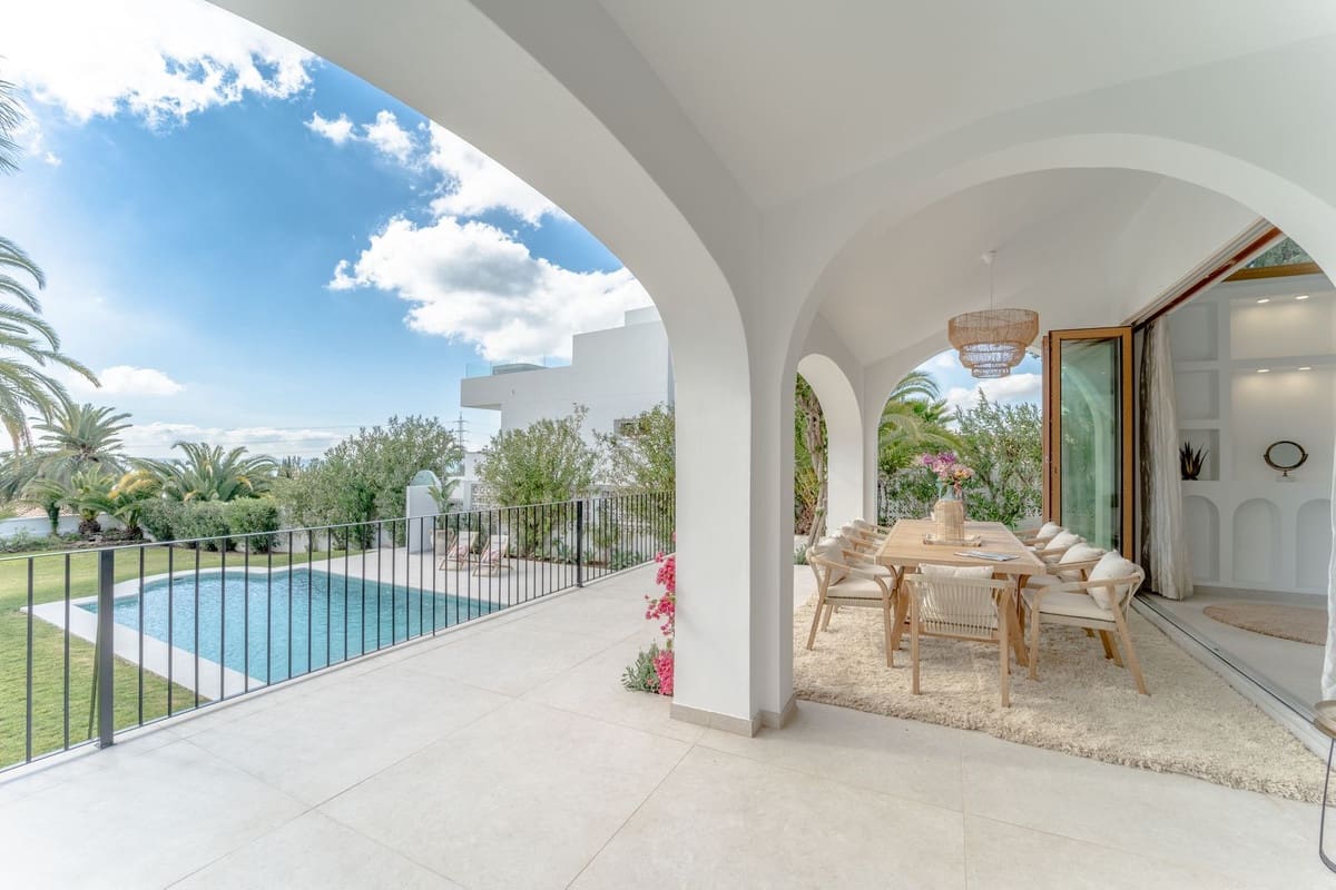 4 slaapkamer Villa te koop in Rio Real met garage - € 2.250.000 (Ref: 9080919)