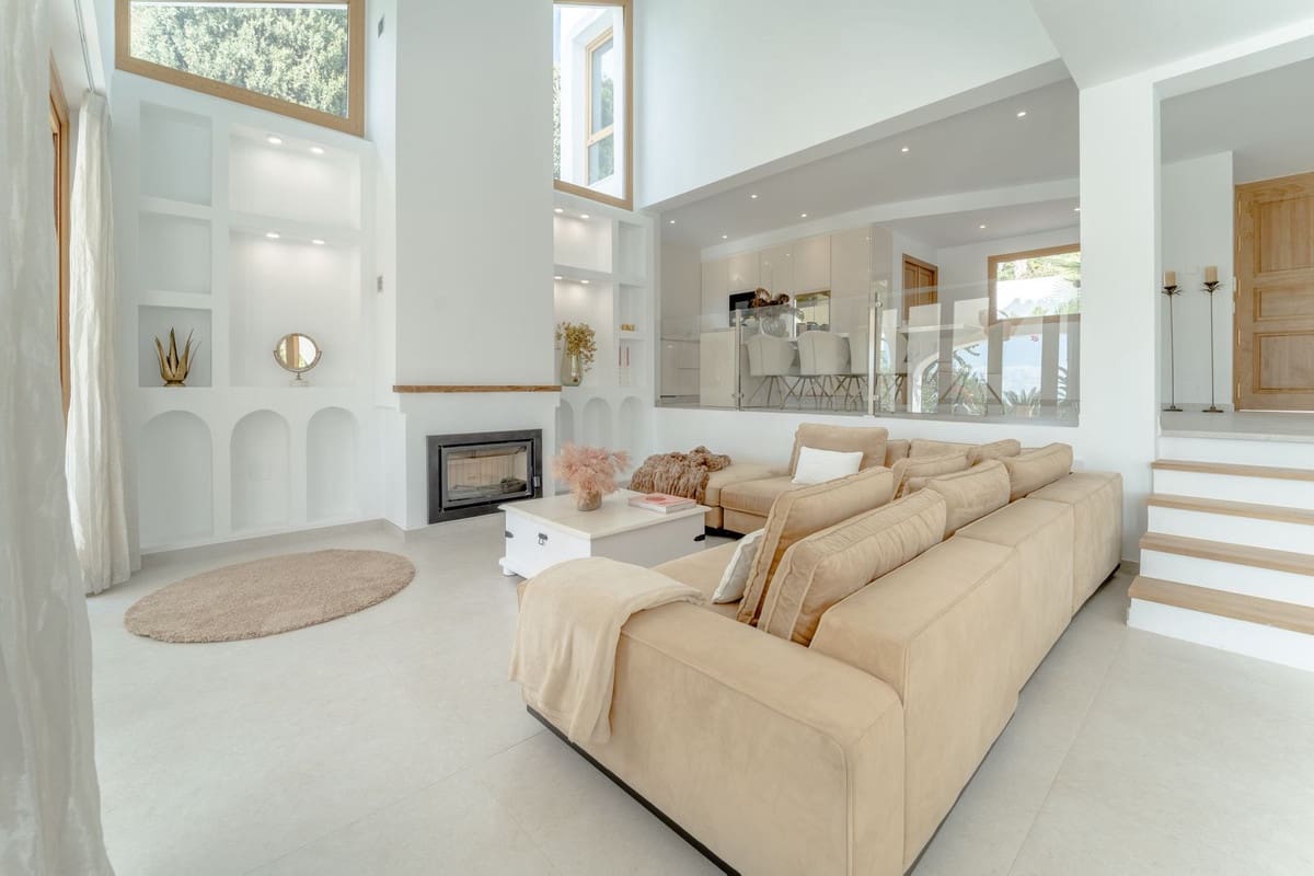 4 slaapkamer Villa te koop in Rio Real met garage - € 2.250.000 (Ref: 9080919)