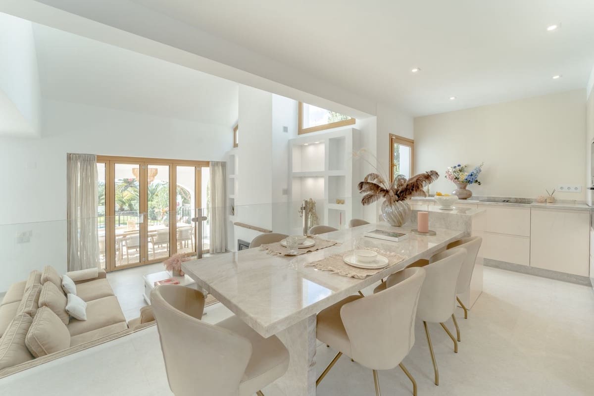 4 slaapkamer Villa te koop in Rio Real met garage - € 2.250.000 (Ref: 9080919)
