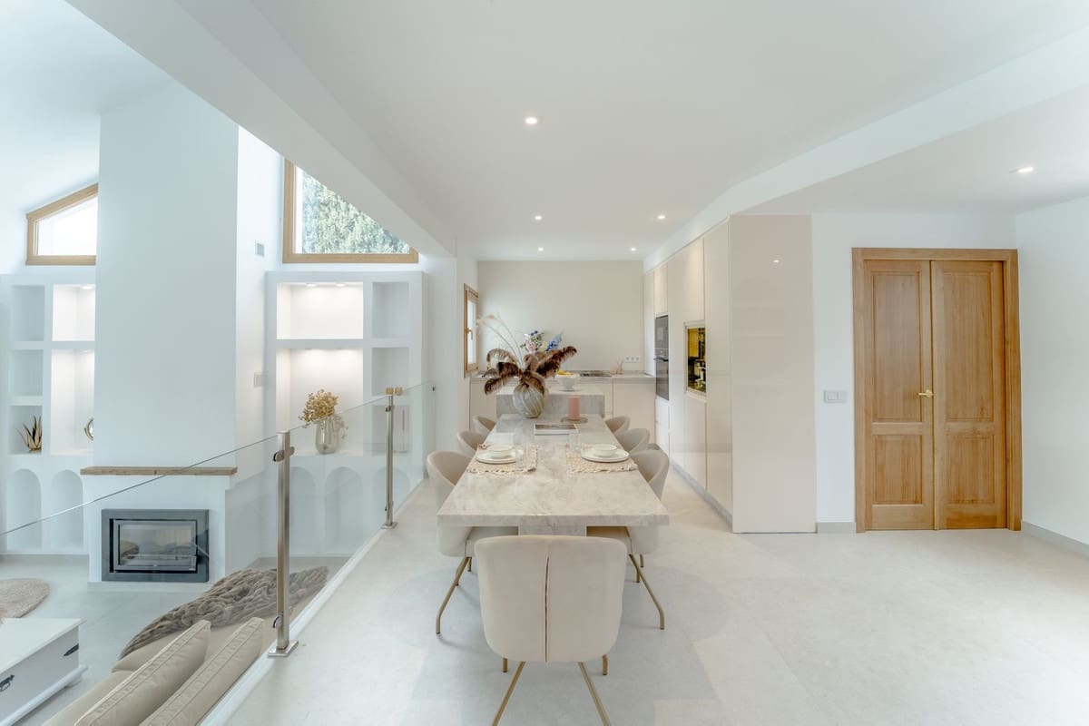 4 slaapkamer Villa te koop in Rio Real met garage - € 2.250.000 (Ref: 9080919)