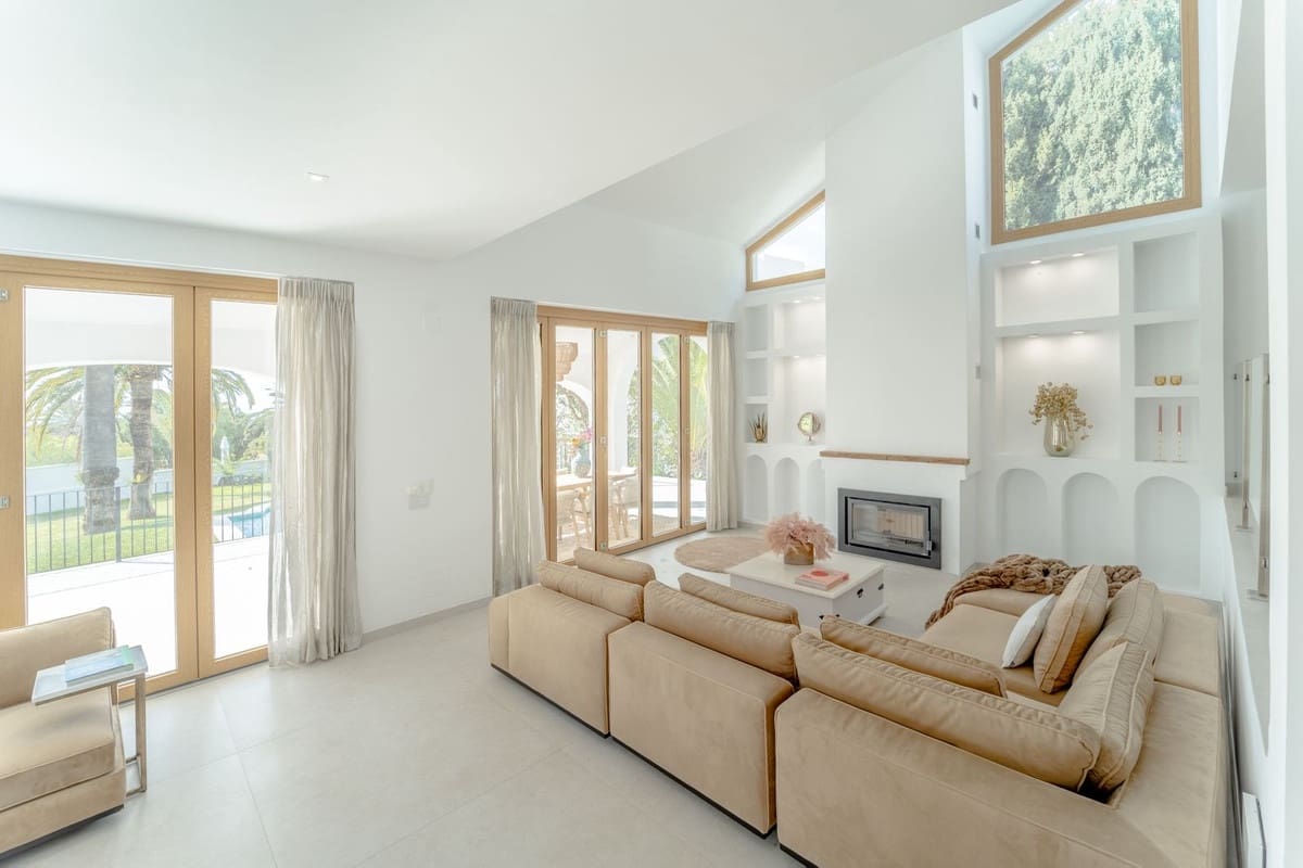 4 slaapkamer Villa te koop in Rio Real met garage - € 2.250.000 (Ref: 9080919)