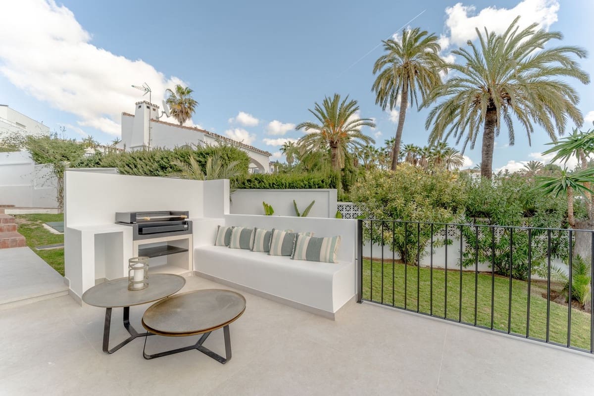 4 slaapkamer Villa te koop in Rio Real met garage - € 2.250.000 (Ref: 9080919)