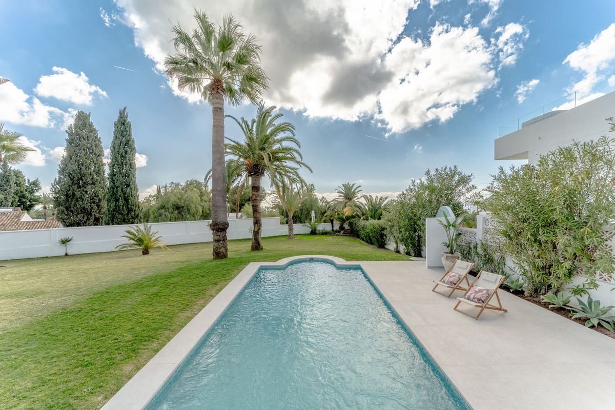4 slaapkamer Villa te koop in Rio Real met garage - € 2.250.000 (Ref: 9080919)
