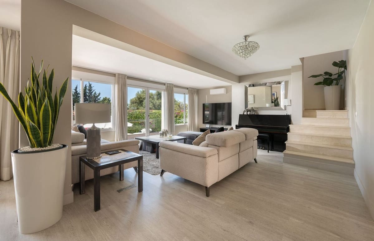 6 soveværelse Villa til salg i Rio Real - € 1.895.000 (Ref: 9080920)