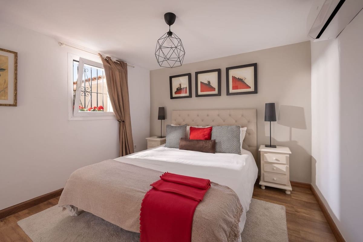 6 soveværelse Villa til salg i Rio Real - € 1.895.000 (Ref: 9080920)