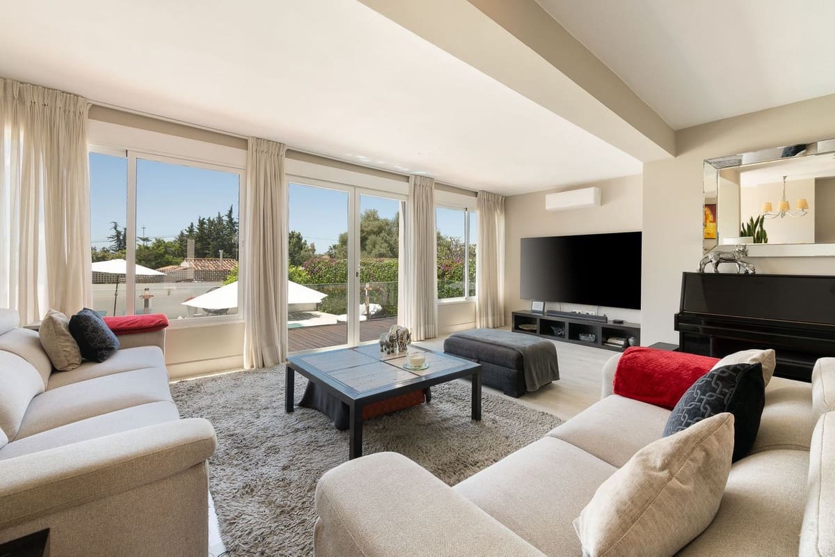 6 soveværelse Villa til salg i Rio Real - € 1.895.000 (Ref: 9080920)