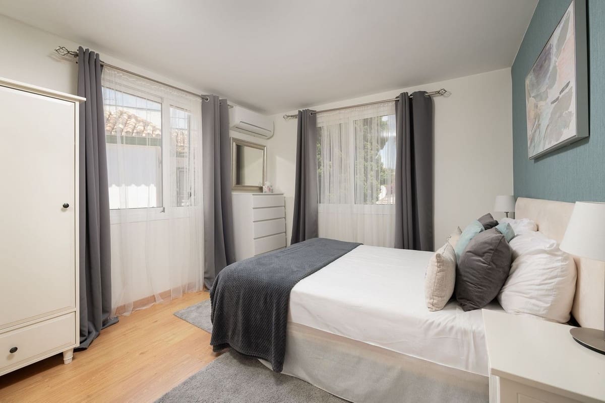 6 soveværelse Villa til salg i Rio Real - € 1.895.000 (Ref: 9080920)