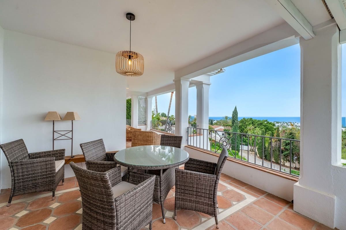 4 slaapkamer Villa te koop in Rio Real met garage - € 1.990.000 (Ref: 9080921)