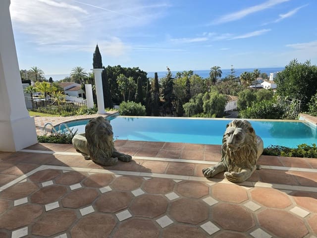 4 slaapkamer Villa te koop in Río Real, Marbella met garage - € 1.990.000 (Ref: 9080921)