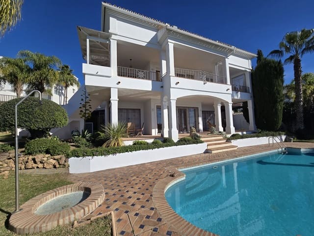 4 slaapkamer Villa te koop in Río Real, Marbella met garage - € 1.990.000 (Ref: 9080921)