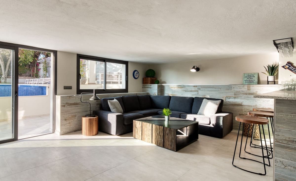 5 sypialnia Willa na sprzedaż w Rio Real z garażem - 1 800 000 € (Ref: 9080922)