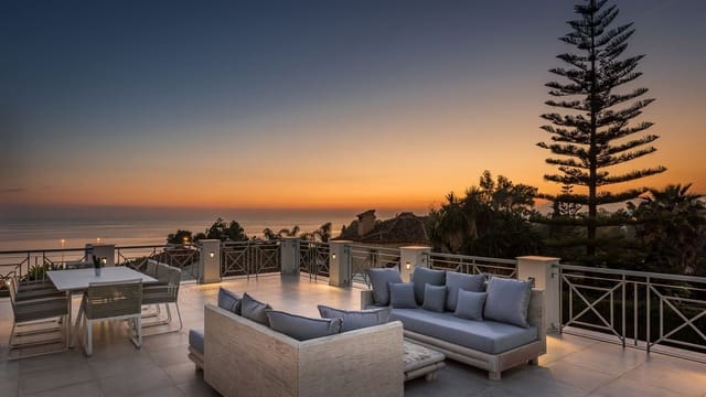 5 soverom Villa til salgs i Río Real, Marbella med garasje - € 1 800 000 (Ref: 9080922)